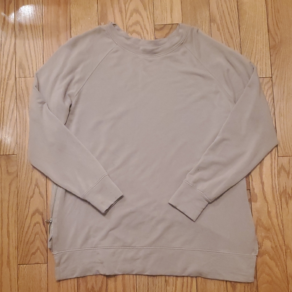 💫2/$25💫 RW&CO. Brown Sweatshirt With Side Zippers